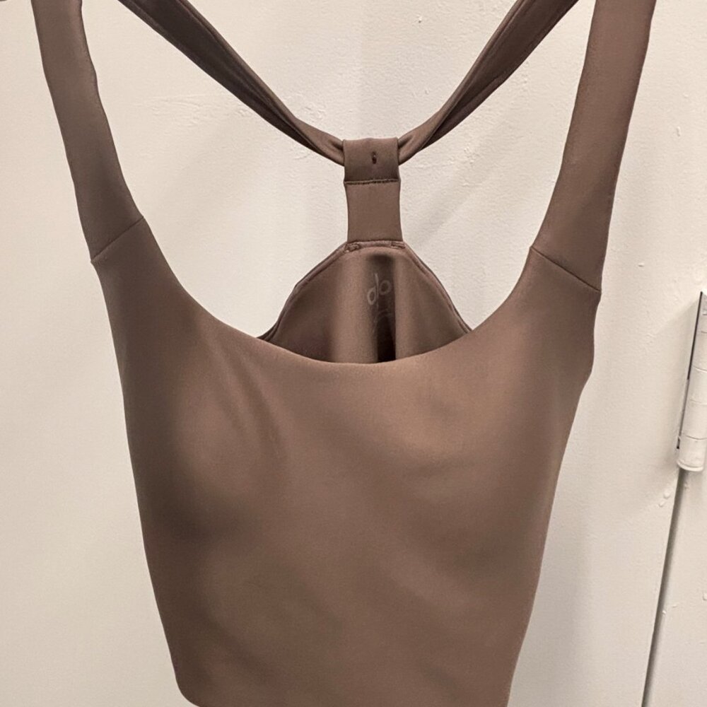 ALO Yoga Airlift Sleek Bra Tank - Picture 2 of 3